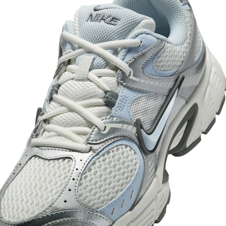 Nike Women's V5 RNR Shoes in White | HQ7901-103 - Image 8