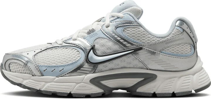 Nike Women's V5 RNR Shoes in White | HQ7901-103