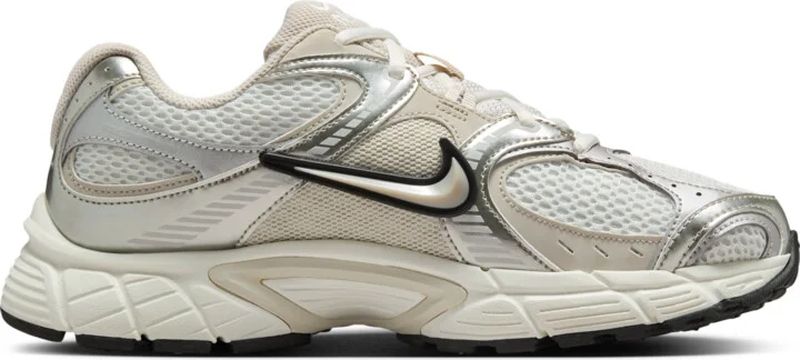 Nike Women's V5 RNR Shoes in White | HQ7901-104 - Image 3