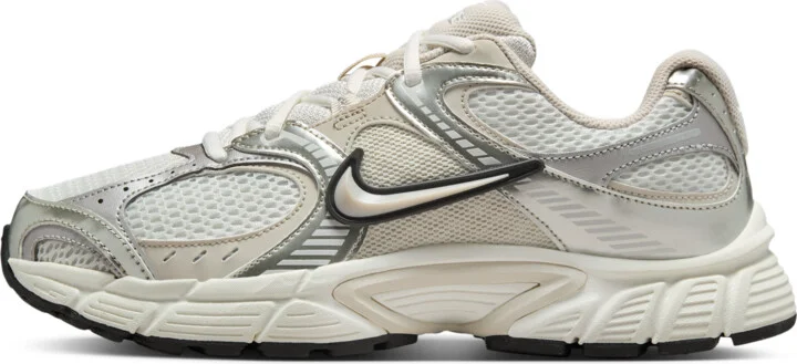 Nike Women's V5 RNR Shoes in White | HQ7901-104
