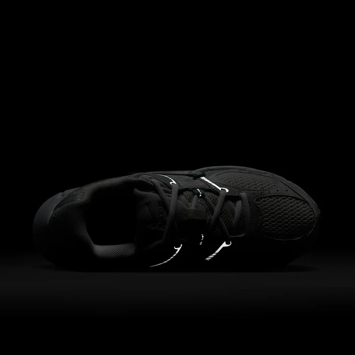 Nike Women's V5 RNR Shoes in White | HQ7901-106 - Image 9