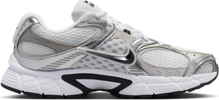Nike Women's V5 RNR Shoes in White | HQ7901-107 - Image 3