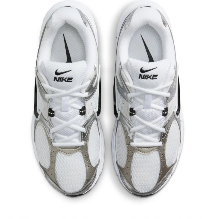 Nike Women's V5 RNR Shoes in White | HQ7901-107 - Image 4
