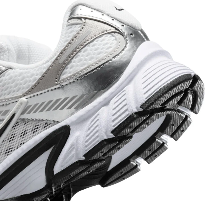 Nike Women's V5 RNR Shoes in White | HQ7901-107 - Image 8