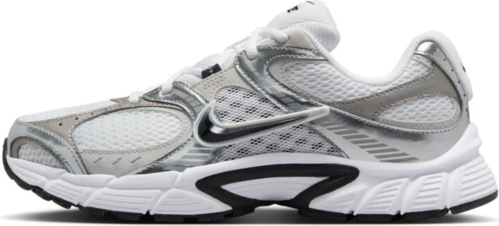 Nike Women's V5 RNR Shoes in White | HQ7901-107