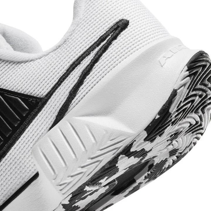 Nike Women's Zoom Challenge Pickleball Shoes in White | FQ4155-100 - Image 8