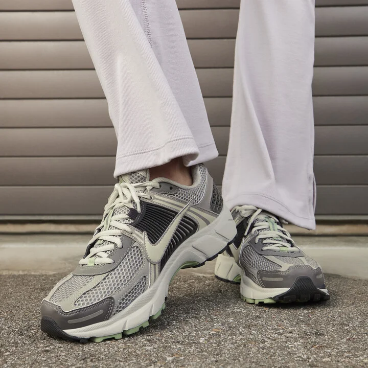 Nike Women's Zoom Vomero 5 Shoes in Grey | FB8825-001 - Image 2