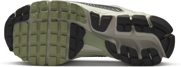 Nike Women's Zoom Vomero 5 Shoes in Grey | FB8825-001 - Image 3