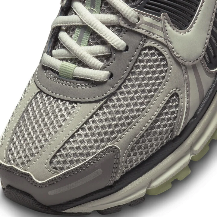 Nike Women's Zoom Vomero 5 Shoes in Grey | FB8825-001 - Image 8
