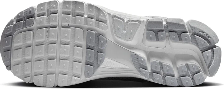Nike Women's Zoom Vomero 5 Shoes in Grey | HQ0458-001 - Image 2