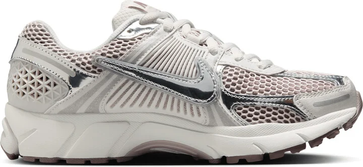 Nike Women's Zoom Vomero 5 Shoes in Grey | HV6417-001 - Image 3