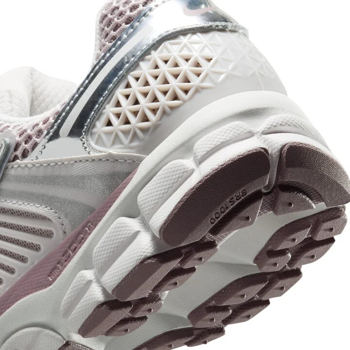 Nike Women's Zoom Vomero 5 Shoes in Grey | HV6417-001 - Image 8