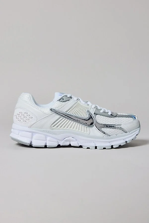 Nike Women's Zoom Vomero 5 Sneaker in White/Summit White/Pure Platinum - Image 4
