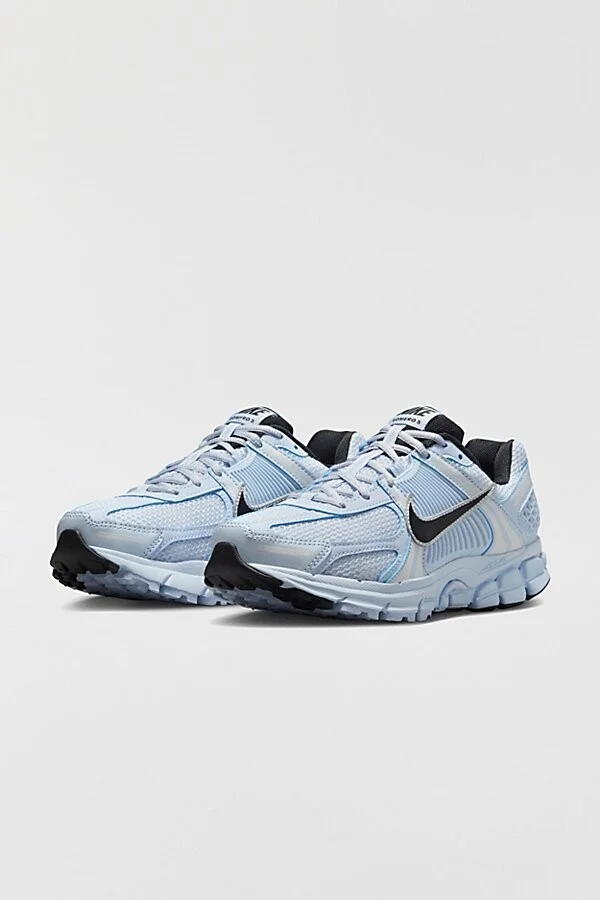 Nike Women's Zoom Vomero 5 Sneaker in White/Summit White/Pure Platinum - Image 8