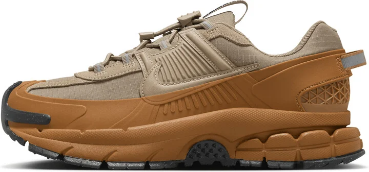 Nike Women's Zoom Vomero Roam Winterized Shoes in Brown | HQ2181-200