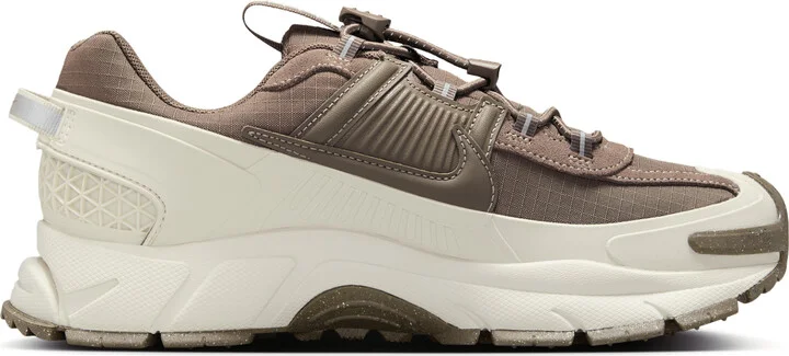 Nike Women's Zoom Vomero Roam Winterized Shoes in Grey | HQ2181-006 - Image 3
