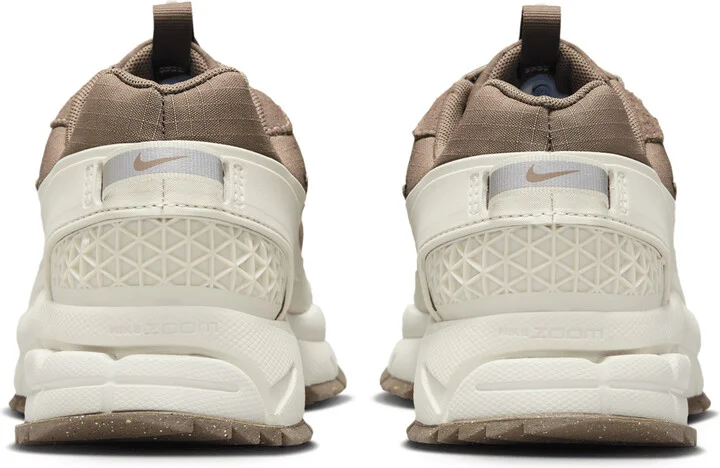 Nike Women's Zoom Vomero Roam Winterized Shoes in Grey | HQ2181-006 - Image 6