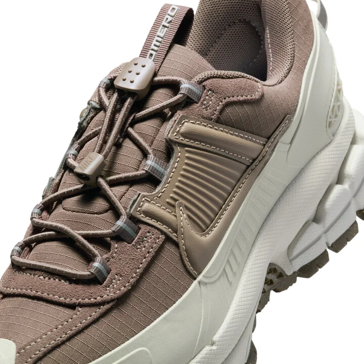 Nike Women's Zoom Vomero Roam Winterized Shoes in Grey | HQ2181-006 - Image 7