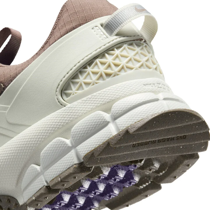 Nike Women's Zoom Vomero Roam Winterized Shoes in Grey | HQ2181-006 - Image 8