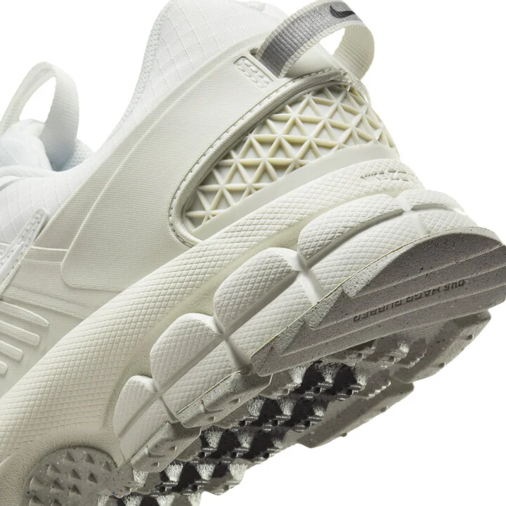 Nike Women's Zoom Vomero Roam Winterized Shoes in White | HV6410-100 - Image 8