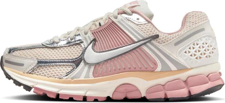 Nike Women's Zoom Vomero Shoes in White | HF1877-102