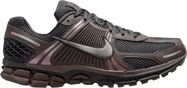 Nike Zoom Vomero 5 Lace-Up Sneakers