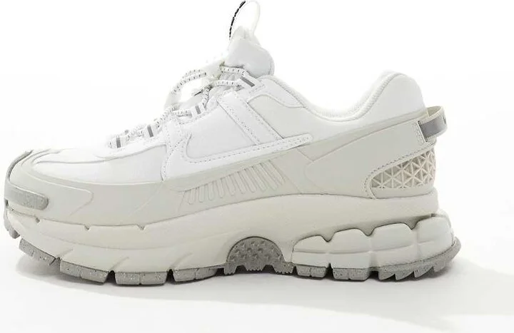 Nike Zoom Vomero 5 Roam sneakers in off white - Image 2
