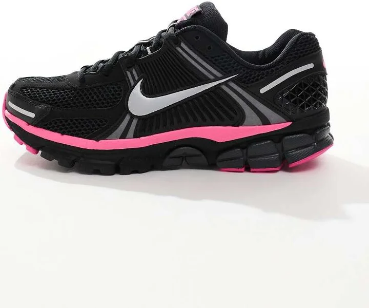 Nike Zoom Vomero 5 sneakers in black and pink - Image 2