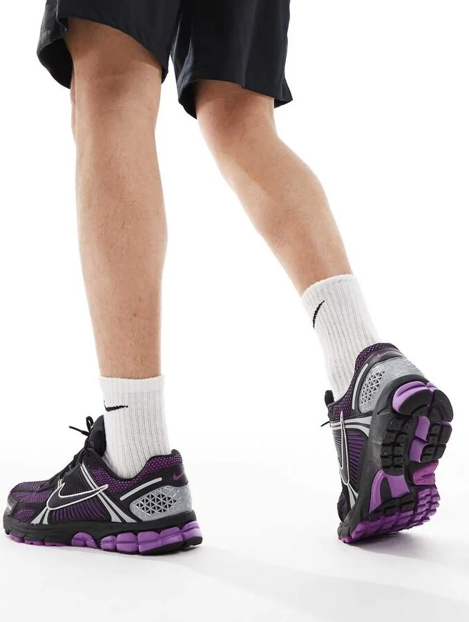 Nike Zoom Vomero 5 sneakers in black and purple - Image 4