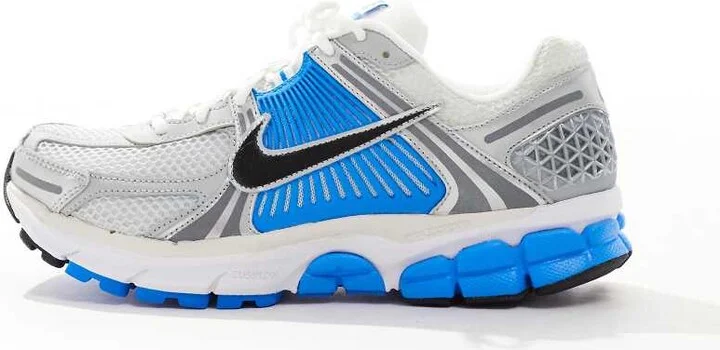 Nike Zoom Vomero 5 sneakers in gray and blue - Image 2