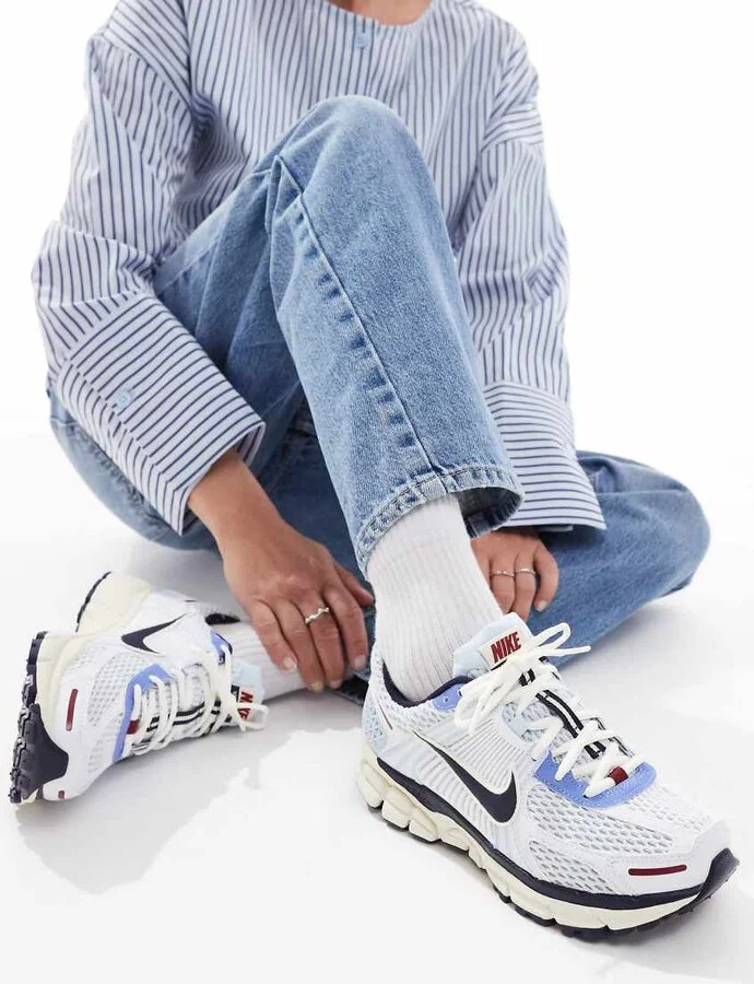 Nike Zoom Vomero 5 sneakers in light blue and purple