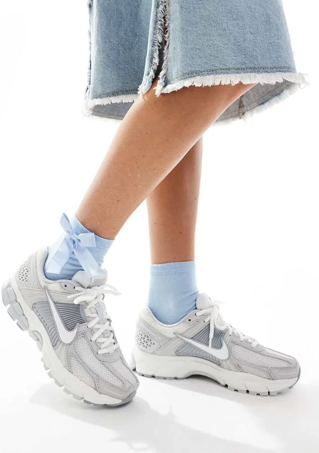Nike Zoom Vomero 5 sneakers in light gray and white