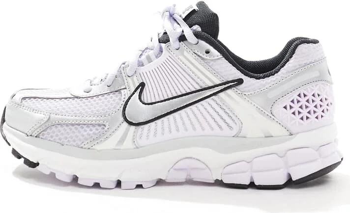 Nike Zoom Vomero 5 sneakers in light purple and silver - Image 2