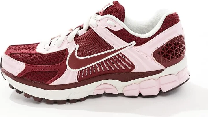Nike Zoom Vomero 5 sneakers in pink and red - Image 2