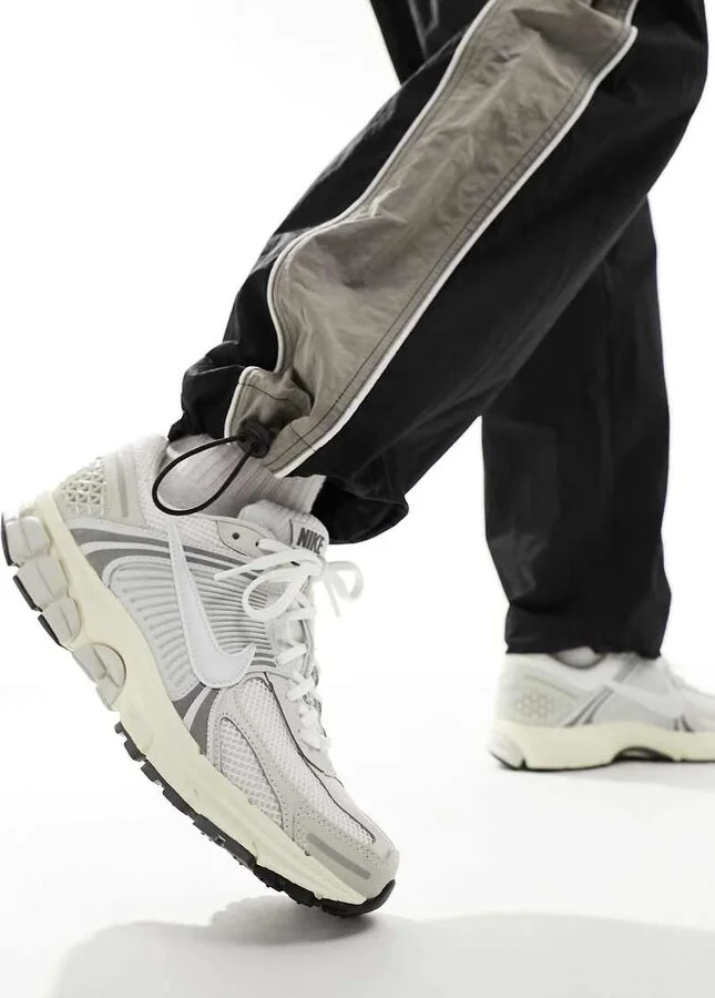 Nike Zoom Vomero 5 sneakers in white and gray