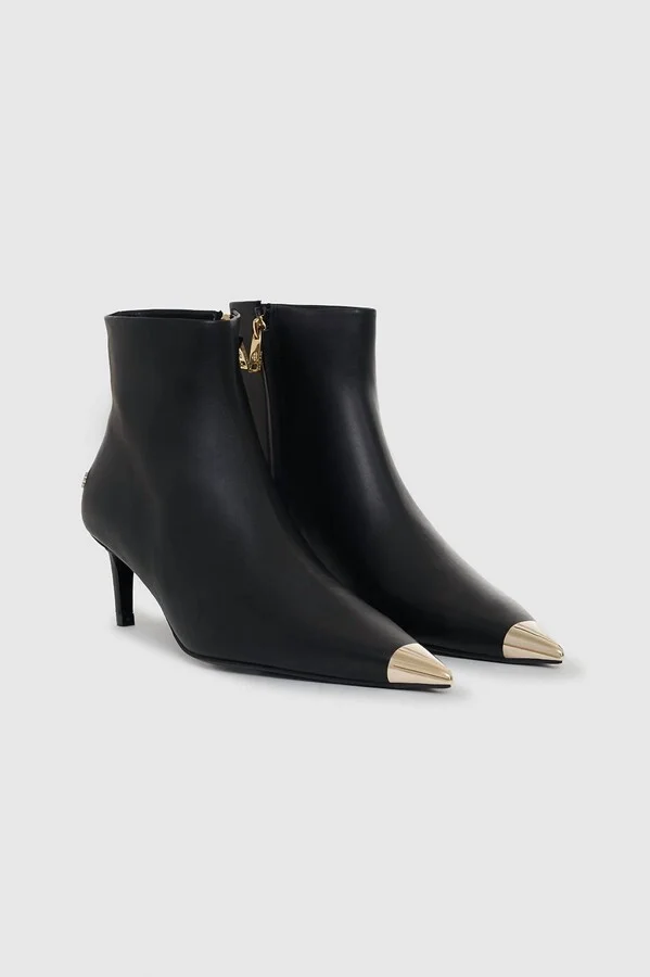 Nina Boots With Metal Toe Cap In Black
