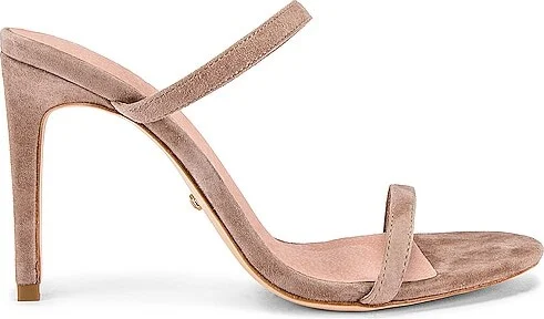 Nina Heel