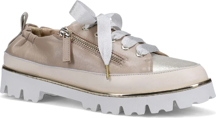Ninazee Ultralight Lace-Up Sneaker