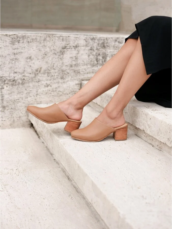 Nisolo Women's All-Day Heeled Mule - Image 4