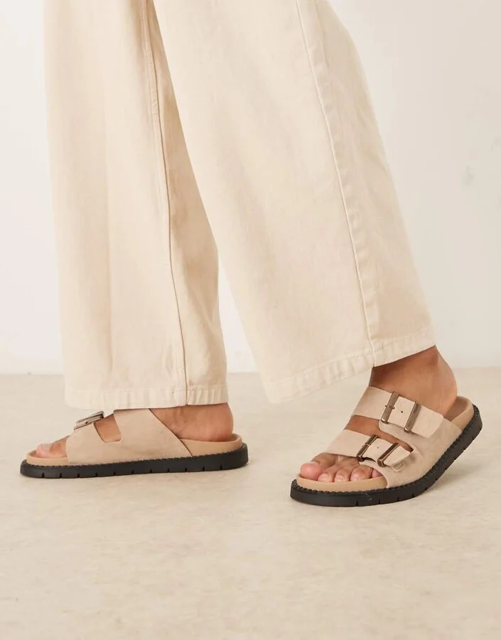 Noak made in Portugal sandals in brown leather with buckle