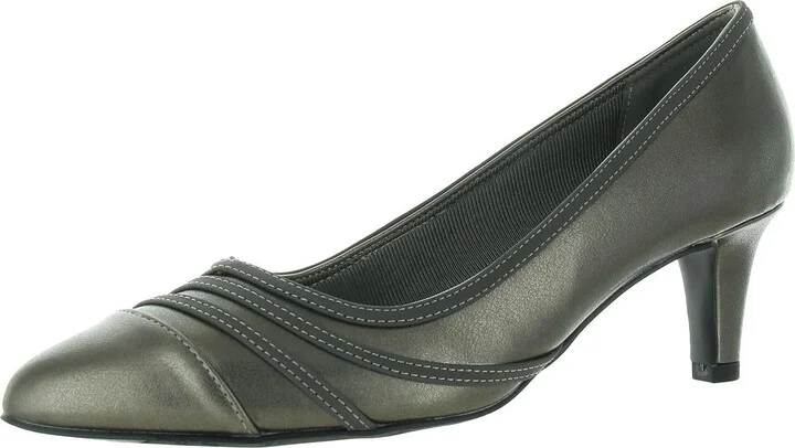 Nobel Womens Cushioned Footbed Faux Leather Pumps