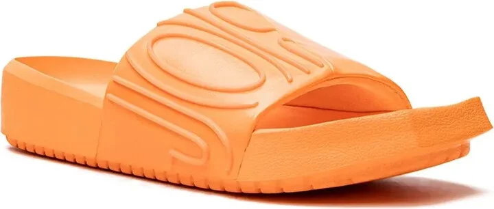 Nola logo-embossed slides - Image 2