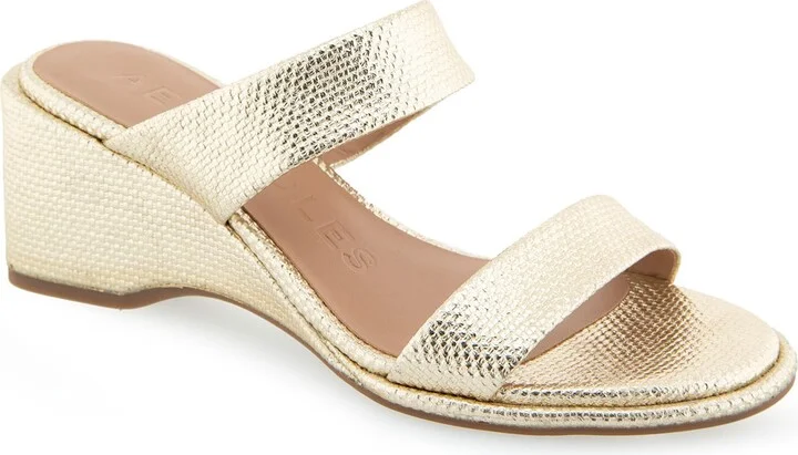 SOFT GOLD CANVAS