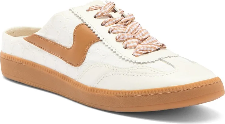 White/tan Eyelet