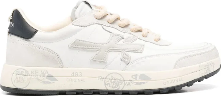 Nous sneakers