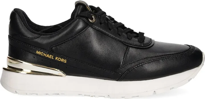 Nova sneakers
