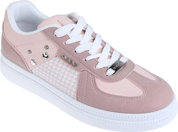 Novel Low Top Sneaker
