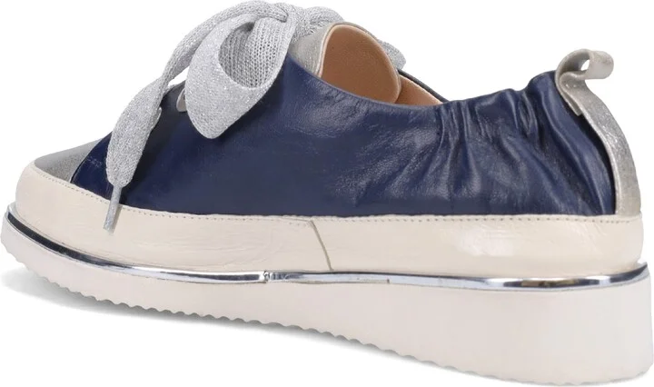 Novena Sneaker - Image 2