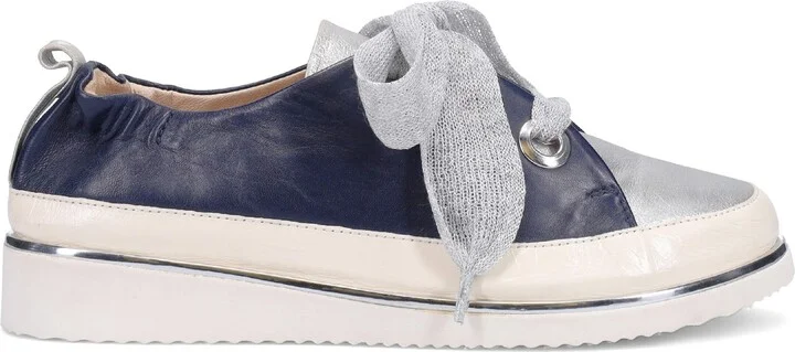 Novena Sneaker - Image 3