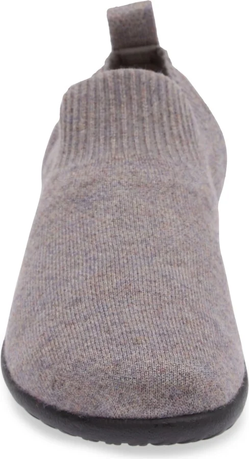 Nuku Slip-On Sneaker - Image 10